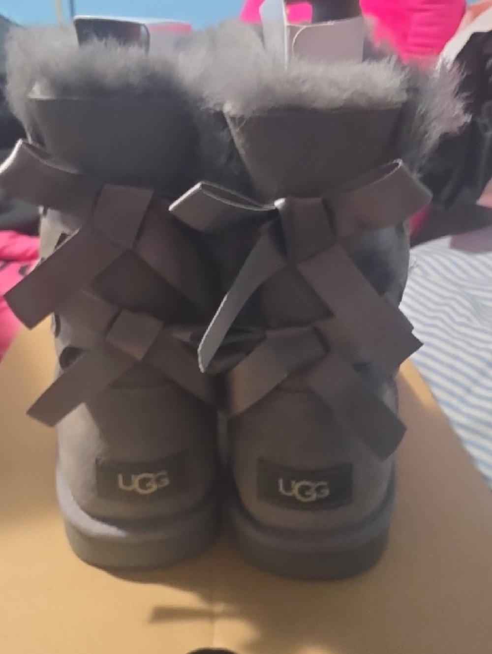 UGG Big Kids 5